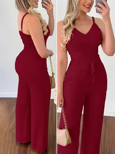 Elegant bordeauxrood tweedelig setje met rugloos hemdje en wijde broek met hoge taille dames