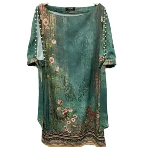 Losse casual jurk met Chinese vintage bloemenprint en parelversiering op de mouwen
