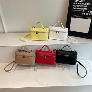 Stilvolle koreanische Box-Handtaschen mit Herz-Reißverschlüssen in fünf Farben.