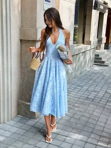 Elegant light blue halter neck jacquard midi dress for summer fashion street style