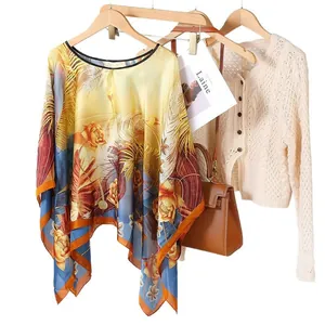 Poncho foulard en soie imprimé floral bohème pour femme, châle de plage élégant d'été.