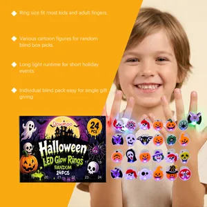 Detailansicht von 24 verschiedenen Halloween LED Leuchtringen für Kinderpartys.