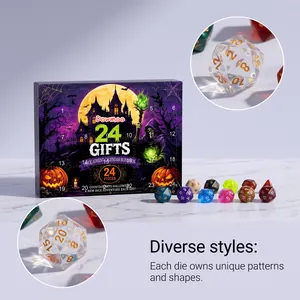 Halloween-Adventskalender mit vierundzwanzig verschiedenen polyedrischen Würfeln.