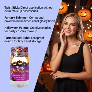 Vista dettagliata dello stick glitter viola Halloween applicato su viso e corpo