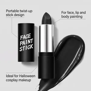 Nahaufnahme eines schwarzen Schminkstifts mit glatter Textur für Halloween-Cosplay-Make-up