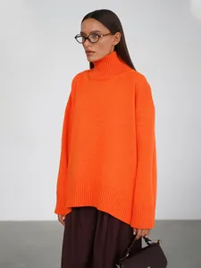 Maglione a dolcevita oversize arancione acceso in maglia con dettagli a coste sui polsini