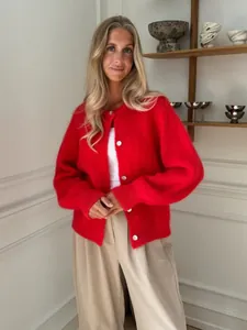 Leuchtend rote einreihige Strickjacke in Bonbonfarben mit einer weichen Mohair-Textur