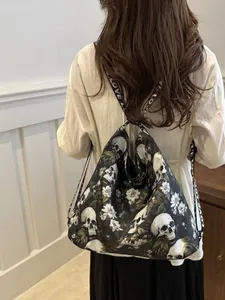 Stijlvolle gothic nylon rugzak met trekkoord en vintage schedel- en bloemdessin