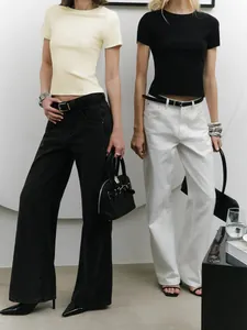 Slim fit short sleeve crop t-shirt for summer minimalist style in cream and black