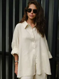 Elegant beige loose linen shirt and shorts set for women vacation leisure outfit