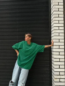 Relaxed fit washed green short-sleeved T-shirt for a casual vintage street style look