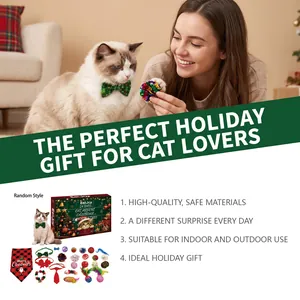 Calendario de Adviento para gatos con varios juguetes y accesorios navideños interactivos.