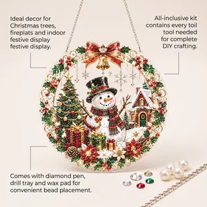 Λεπτομερές κοντινό πλάνο χριστουγεννιάτικου DIY διαμαντένιου στολιδιού με σχέδιο χιονάνθρωπο