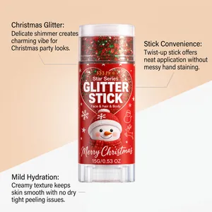 Primo piano dello stick glitterato natalizio EELHOE, consistenza cremosa e brillantezza.