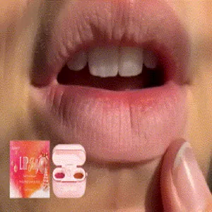 Nahaufnahme des zweifarbigen Jelly-Lipgloss-Effekts für ein spiegelndes Finish