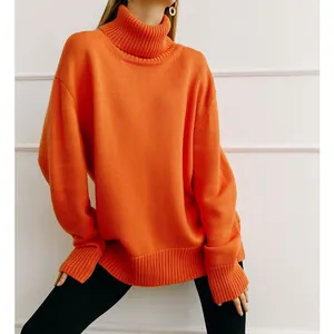 Eleganter orangefarbener Oversize-Rollkragenpullover für Damen mit gerippten Bündchen