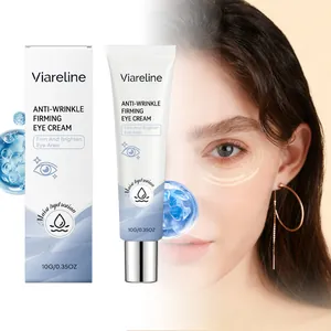 Λεπτομέρεια αντιρυτιδικής κρέμας ματιών Viareline με επίδειξη σε μοντέλο
