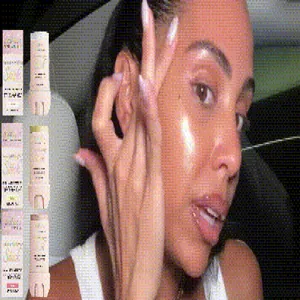 Série de sticks enlumineurs de maquillage crémeux pour un fini naturel et radieux