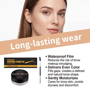 Détail de la teinture à sourcils waterproof châtain clair pour un tracé naturel.