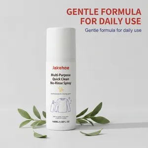 Gros plan du spray de nettoyage multi-usage 100 ml pour les tissus et la maison.