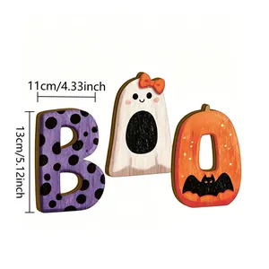 Detailansicht des Halloween-Holzschilds BOO mit den Maßen 11x13 cm