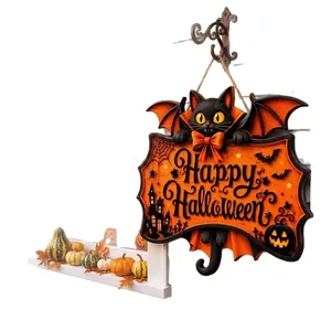 Panneau d'Halloween chat chauve-souris avec citrouilles décoratives suspendues