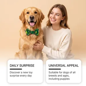 Donna felice con un Golden Retriever che indossa un papillon natalizio per cani.