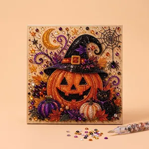Makro-Detail des Halloween 3D Perlenkunst-Kits mit Kürbis und Hexenhut