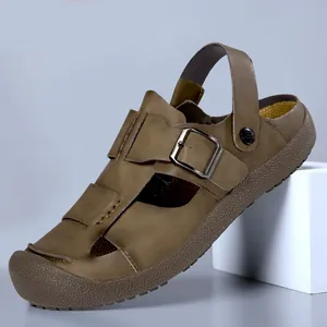Sandales de plage en cuir marron pour hommes avec boucle réglable et style décontracté
