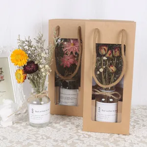 Kreative Trockenblumen im Glasfläschchen mit Kraftpapier-Geschenkboxen für die Deko