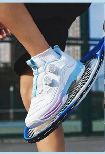 Chaussures de sport professionnelles blanc et bleu avec boucle rotative pour le tennis.