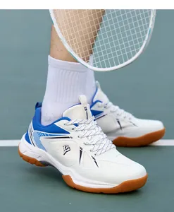 Vue détaillée de chaussures de badminton professionnelles pour hommes avec semelle en gomme
