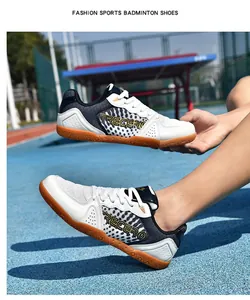 Vue détaillée de chaussures de sport respirantes avec semelle en gomme