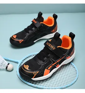 Professionele lichte badminton schoenen voor meisjes in zwart en oranje design