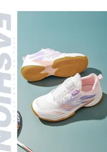 Dettaglio delle scarpe da badminton traspiranti per bambini con sistema a rotella
