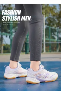 Vista laterale di scarpe da badminton per bambini con mesh traspirante e chiusura a rotella.