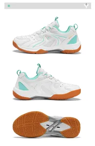 Vues multi-angles de chaussures de badminton homme blanc et menthe avec semelle antidérapante