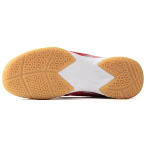Close-up detail of the non-marking rubber outsole on these athletic badminton shoes