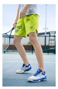 Professionele ademende schokabsorberende badmintonschoenen voor heren en dames op de baan