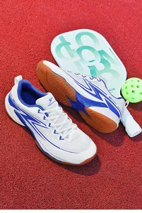 Professional breathable pickleball sneakers with anti-slip gum rubber sole on court.