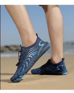 Wanderschuhe für Strand und Wassersport für Herren und Damen mit blauen Wellenmustern