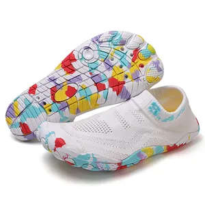 Atmungsaktive Outdoor-Wasserschuhe für Herren und Damen mit bunter, rutschfester Gummisohle