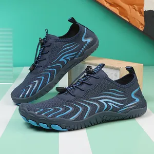 Marineblaue Outdoor-Wasserschuhe mit rutschfester Sohle und Schnürsystem