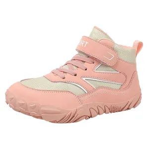 Roze outdoor wandelschoenen voor kinderen met ademend mesh en klittenbandsluiting