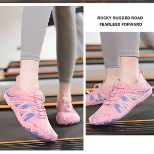 Scarpe da acqua a piedi nudi rosa a rapida asciugatura per escursioni e spiaggia