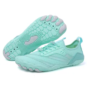 Scarpe da acqua verde menta traspiranti ad asciugatura rapida con suola antiscivolo