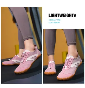 Zapatos de agua rosa ligeros para fitness en el gimnasio y actividades de playa al aire libre.