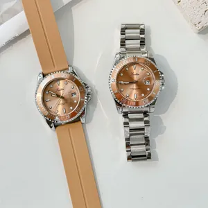Detail of Scottie 3013 waterproof quartz watch with rubber and metal strap options.