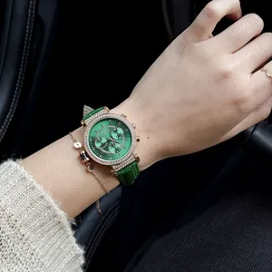 Elegant green Scottie chronograph watch with crocodile pattern leather strap for women