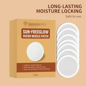 Gros plan de sept patchs de bronzage sans soleil avec leur boîte d'emballage beige.